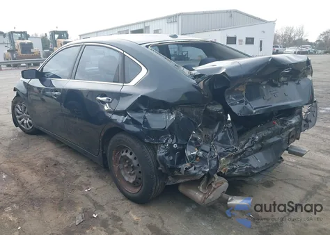 2015 Nissan Altima 2.5 S z USA, uszkodzony, nr VIN 1N4AL3AP5FN326967